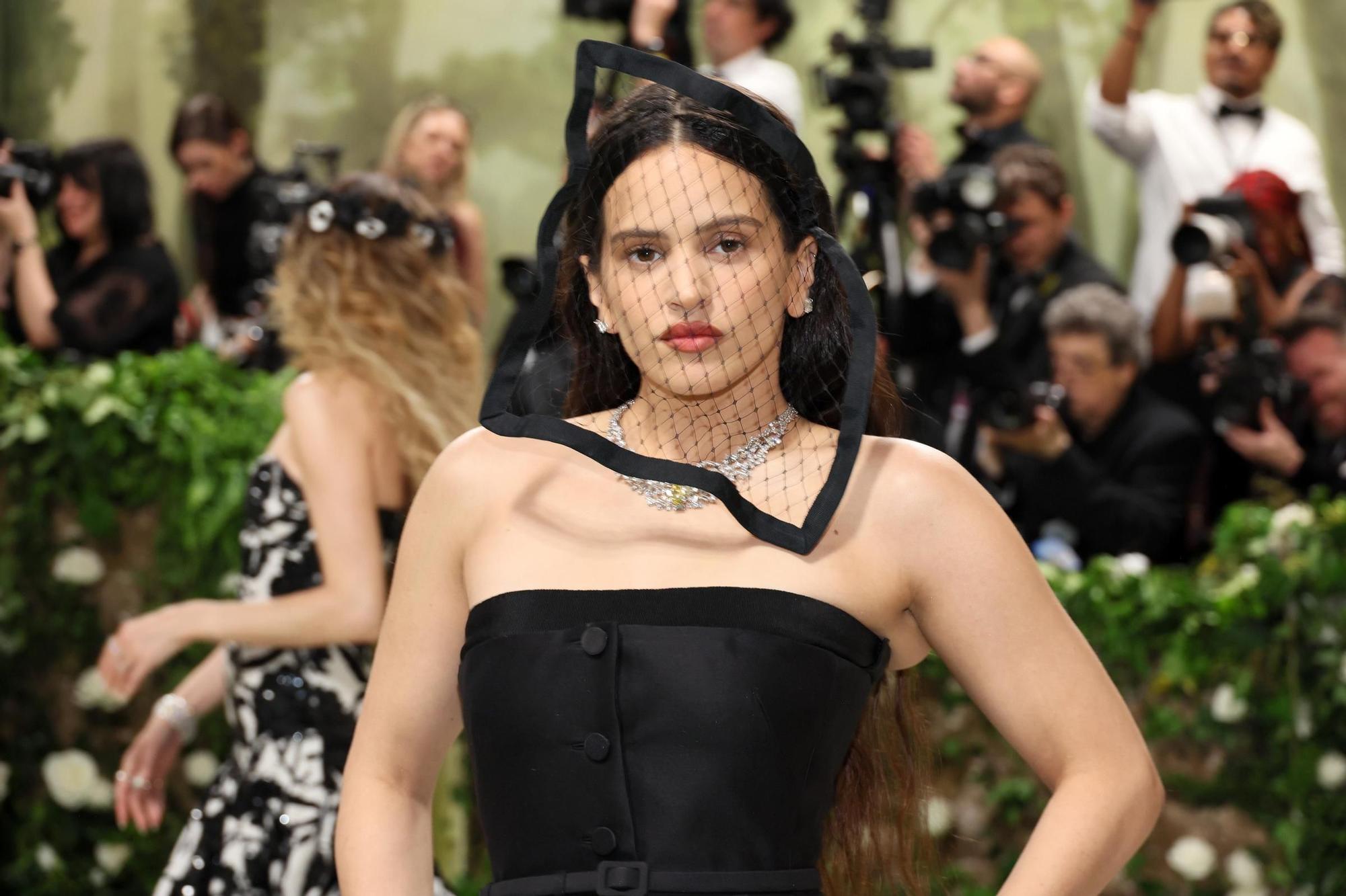 Rosalía en la Gala MET 2024