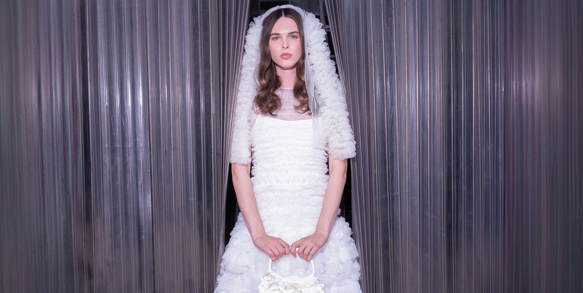 Molly Goddard se rend à la chapelle avec Ssense