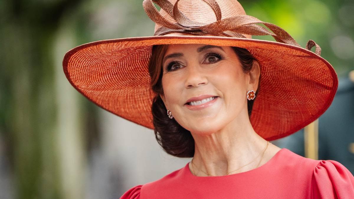 Mary de Dinamarca costumiza un vestido muy característico para su último acto oficial