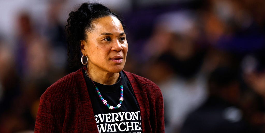 Comment le t-shirt « Tout le monde regarde le sport féminin » est devenu viral