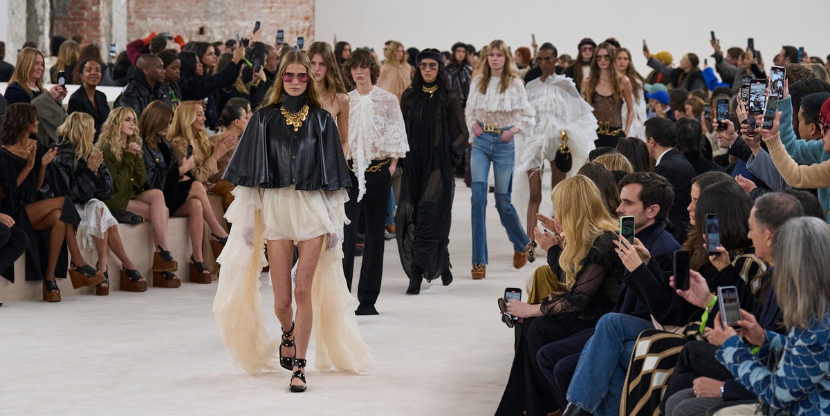 Les 21 meilleures robes bohèmes à porter toute la saison pour les femmes