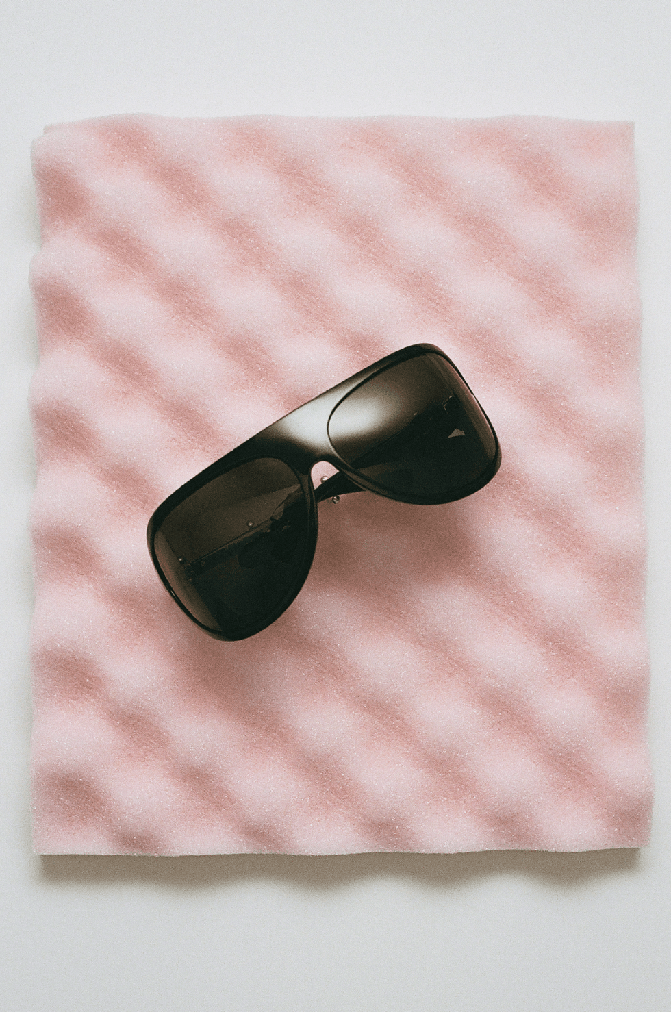 Lunettes de soleil de bouclier en plastique