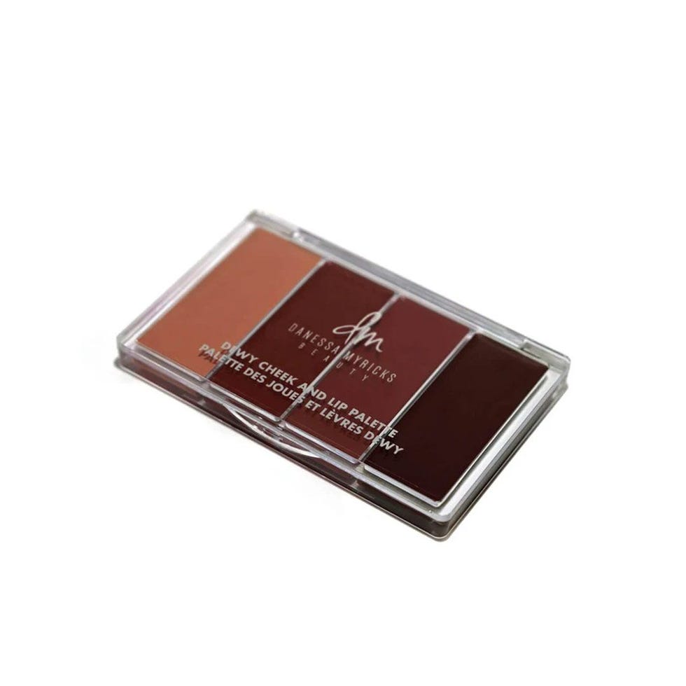 Palette de joues et de lèvres rosées Palette de joues et de lèvres rosées