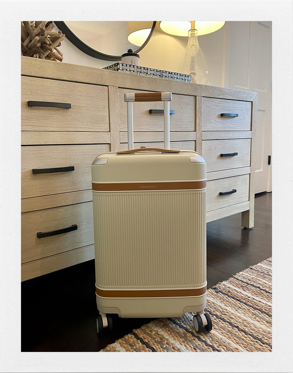 Paravel Aviator contient une valise