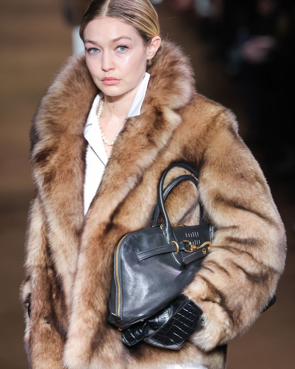 MIU MIU: Piste Paris Fashion Week Womenswear Fall / Hiver 2024 2025