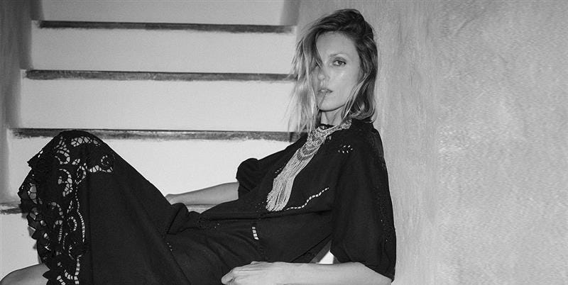 Les 11 meilleures robes noires que les femmes peuvent porter cet été