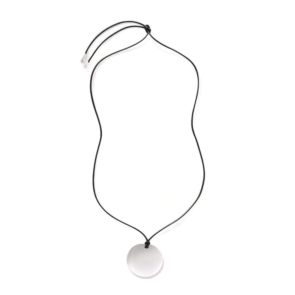 Cordon et collier argenté