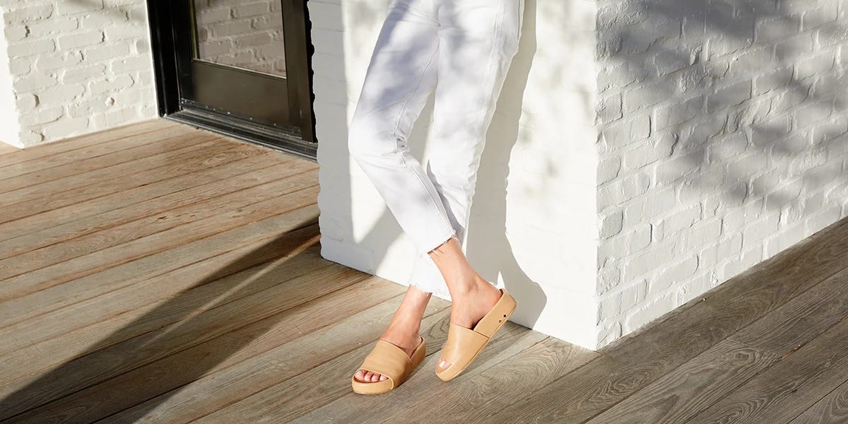 Shopbop a les meilleures offres de chaussures de grande journée - partez notre modification ici