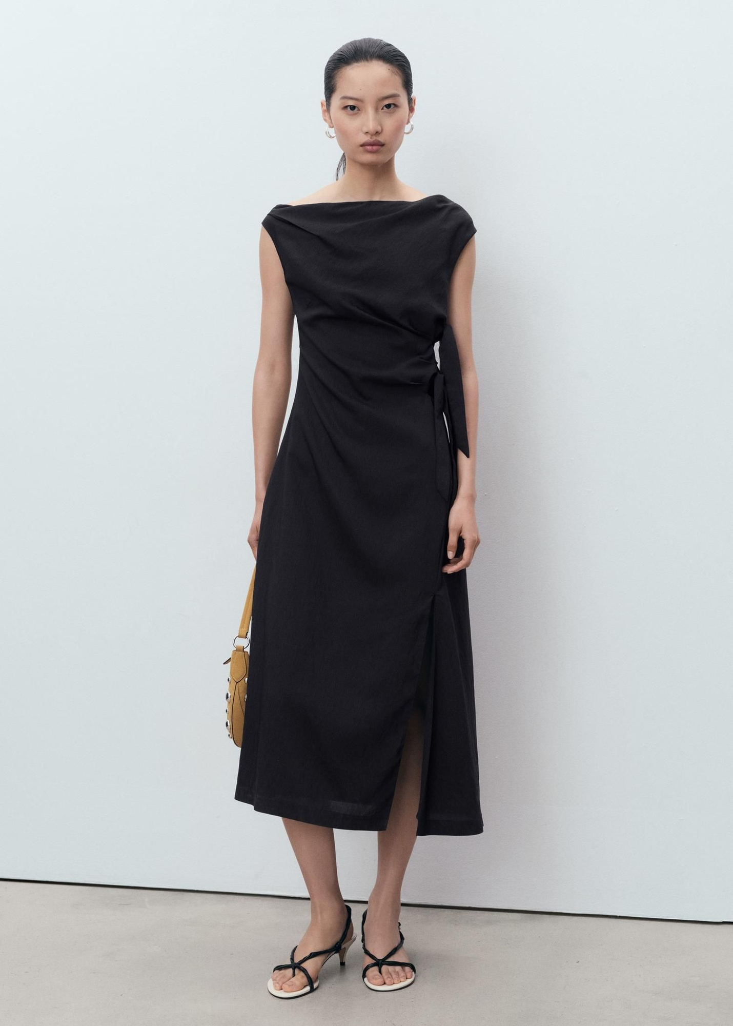 Robe midi asymétrique noire
