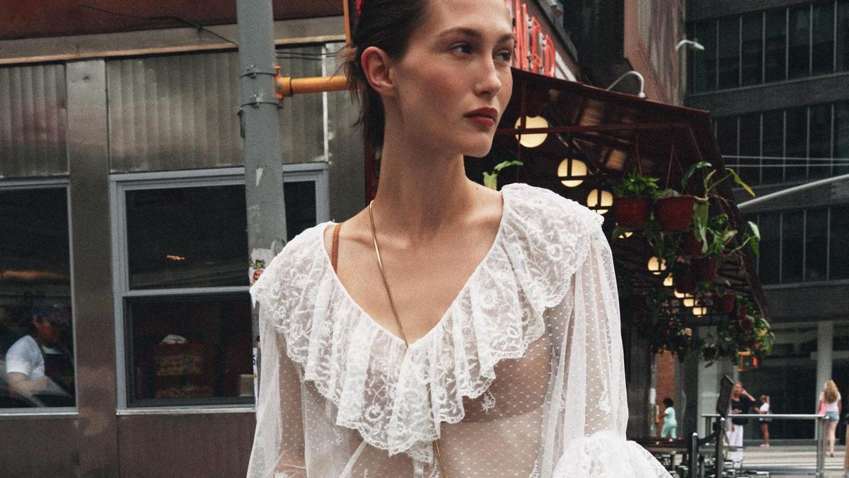 Las blusas de Zara preferidas de las chicas de Sanxenxo con más estilo