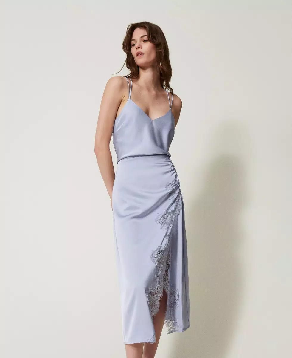 Jupe lilas avec détails en dentelle