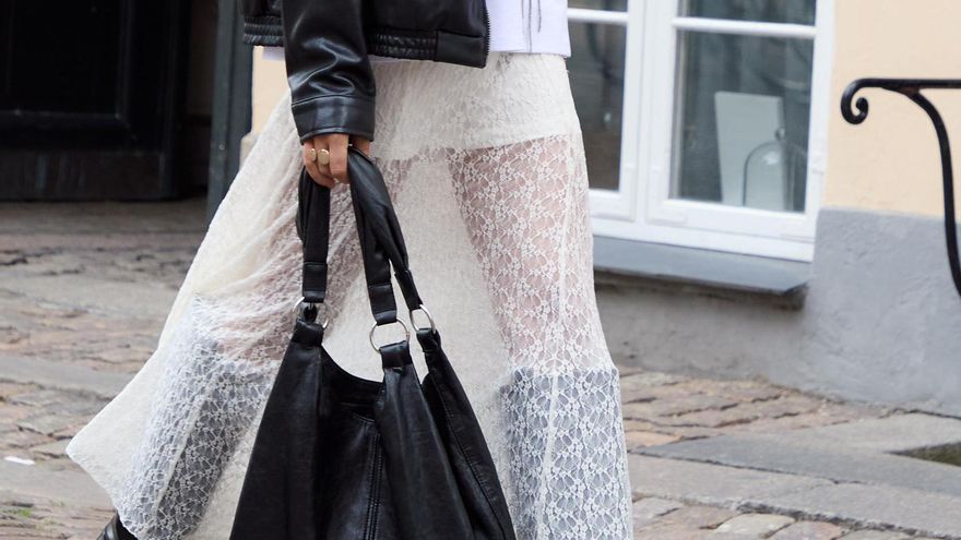 Las faldas lenceras son tendencia y van a protagonizar los looks más estilosos del otoño