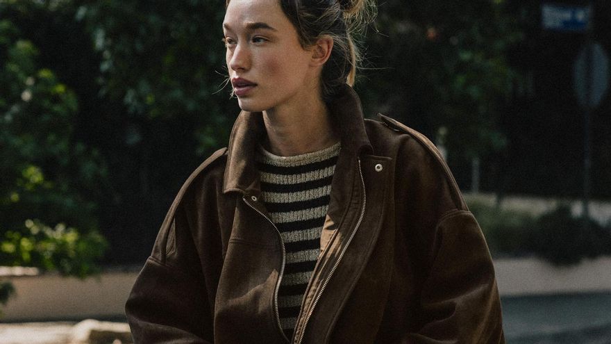 La bomber es la chaqueta de tendencia de los días de entretiempo