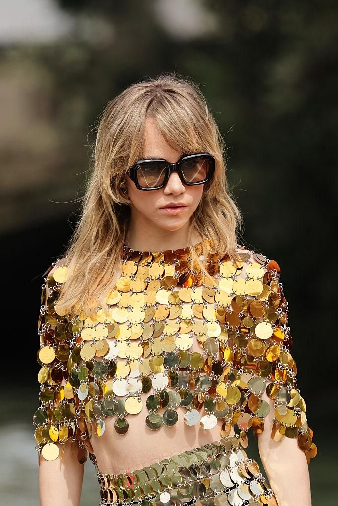 Suki Waterhouse et le plus beau et le plus rebelle.