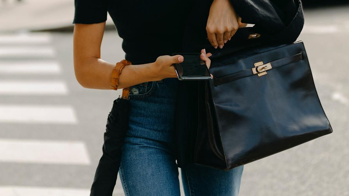Los bolsos shopper de la nueva colección de Lefties para ir a la universidad