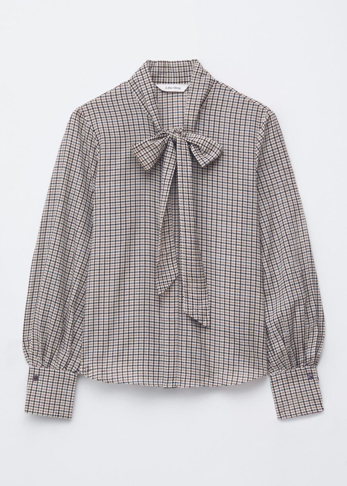 Chemise au cou mao et boucle nouée