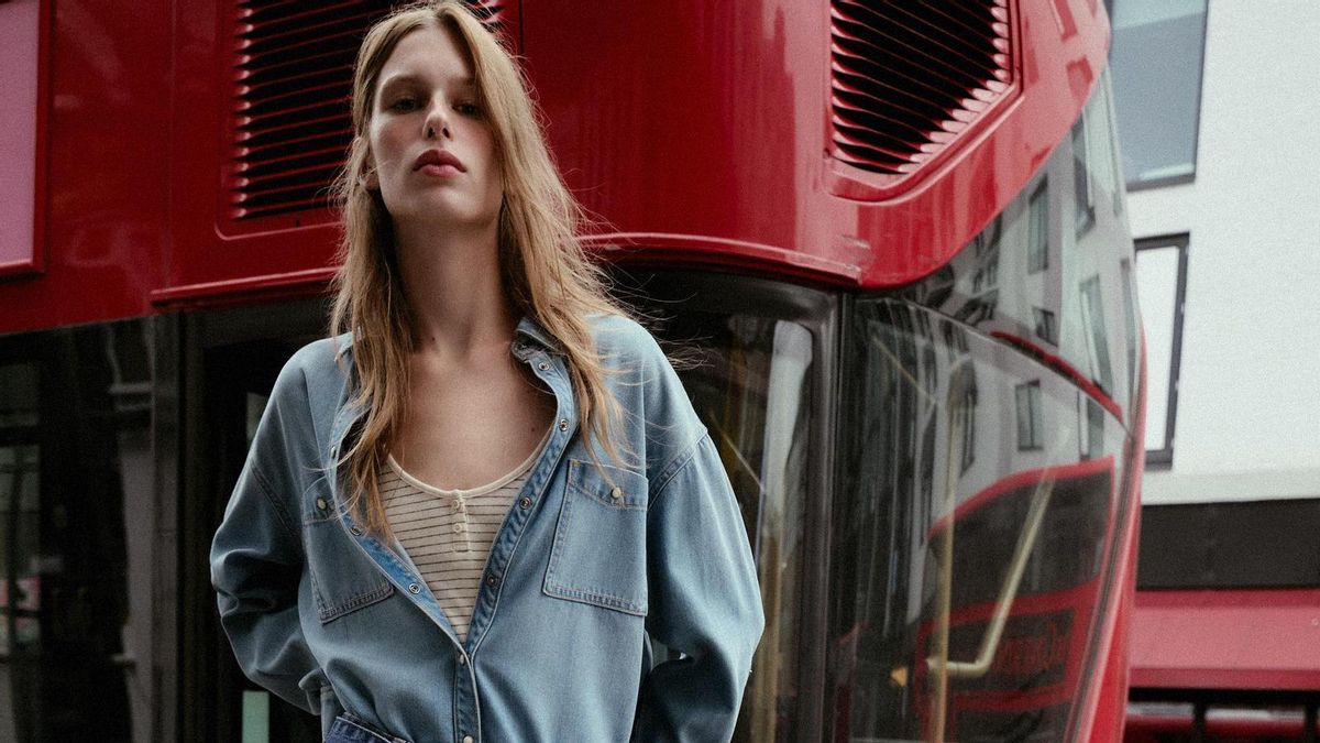 Los vaqueros que mejor sientan de Zara parece que están hechos a medida