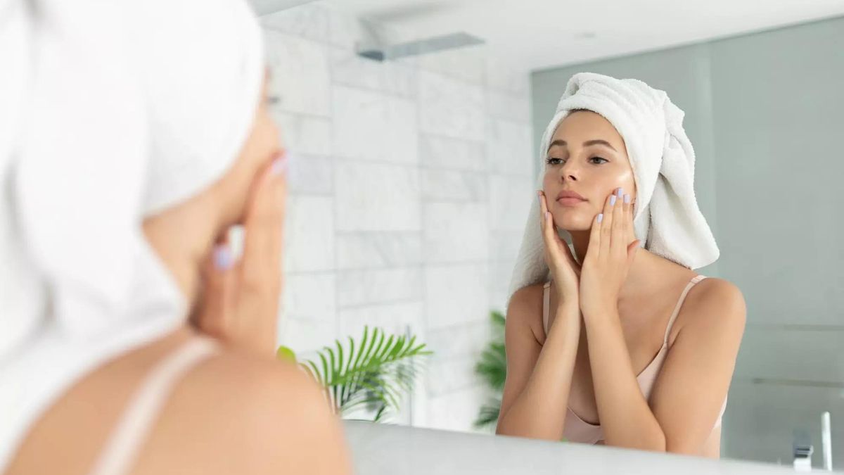 La crema antimanchas de Mercadona que hace desaparecer las manchas faciales y cuesta 6 euros