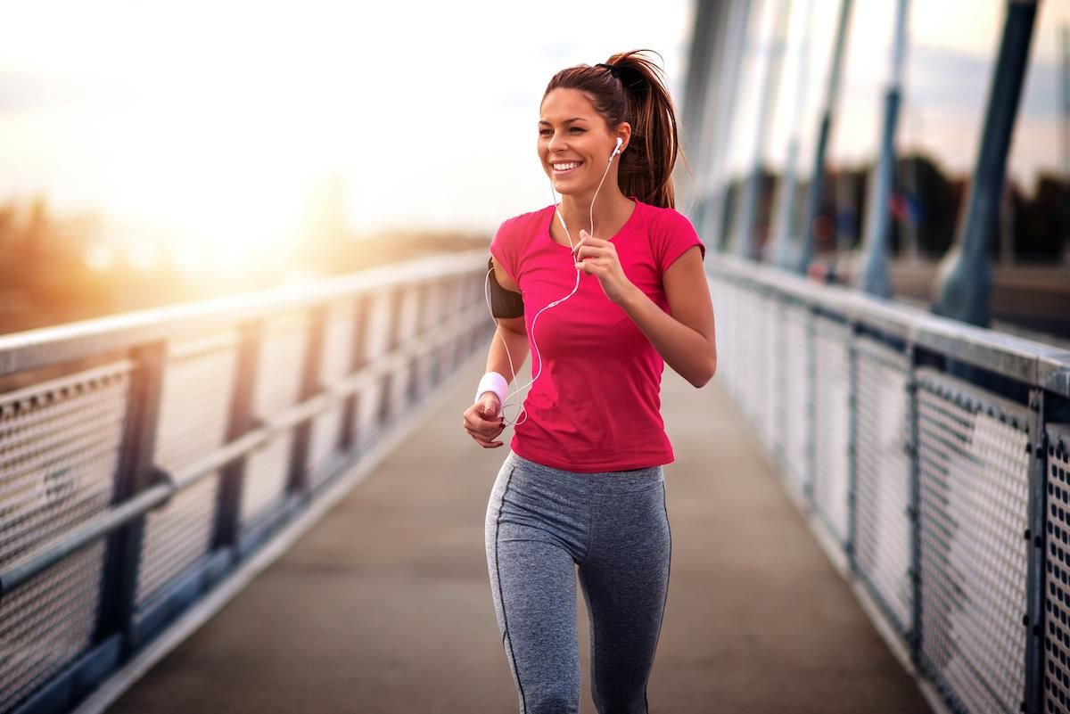 Femme pratiquant les sports