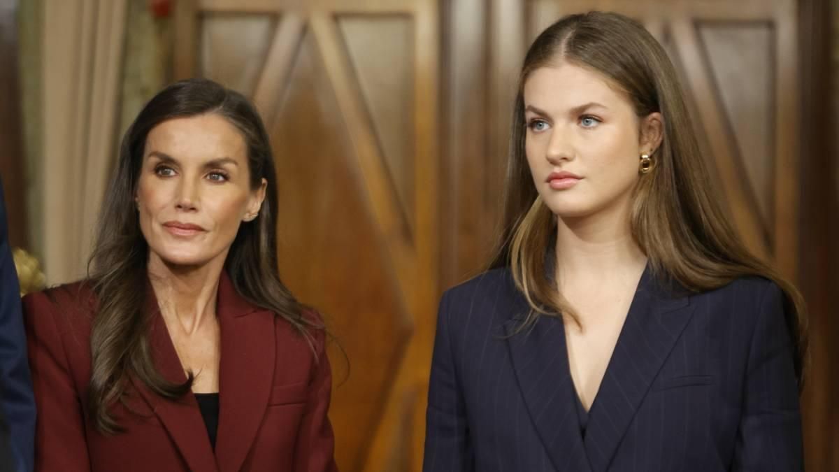 La reina Letizia y la princesa Leonor en el Palacio de Navarra