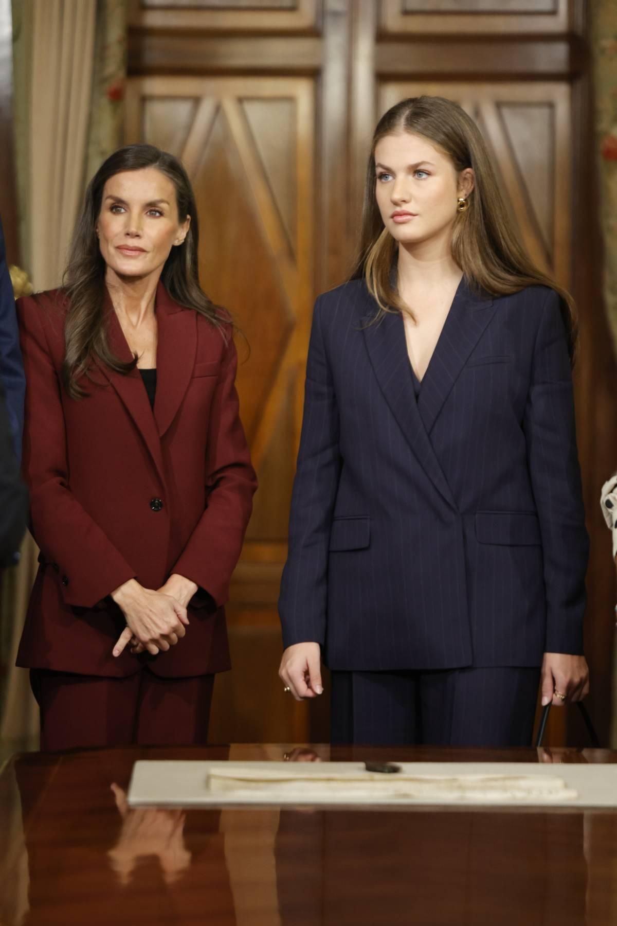 Le look de la reine Letizia et de la princesse Leonor pour son premier jour à Navarra