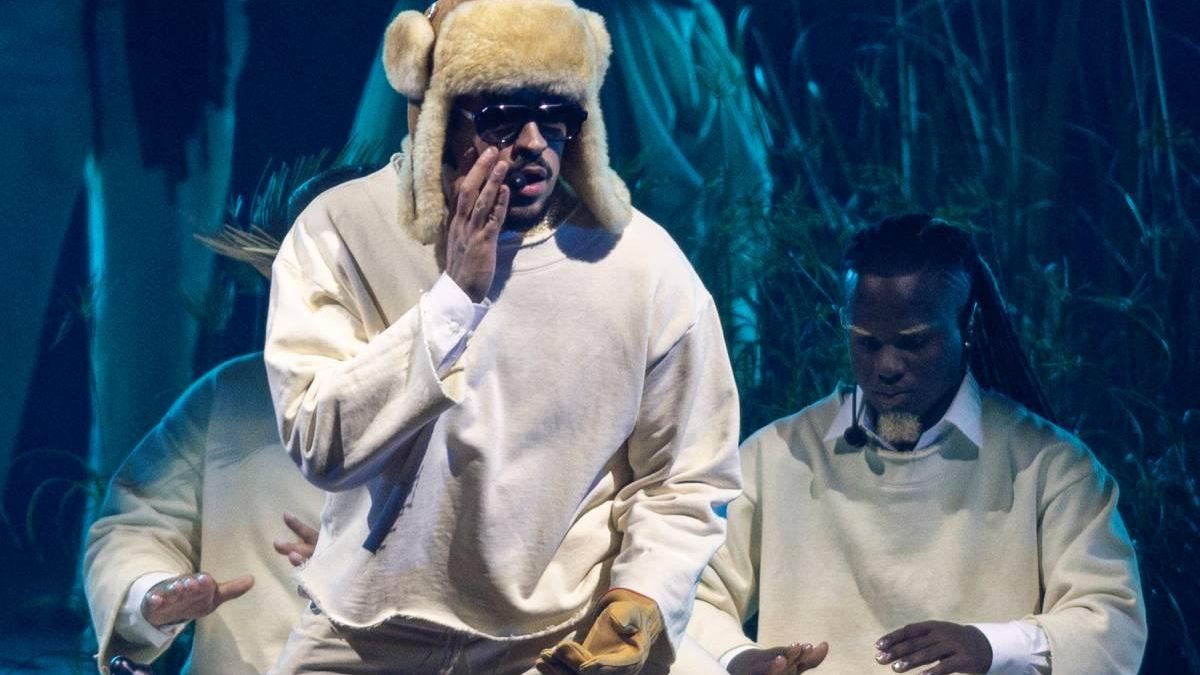 Sabemos de dónde es la ropa que ha llevado Bad Bunny en sus conciertos de la gira
