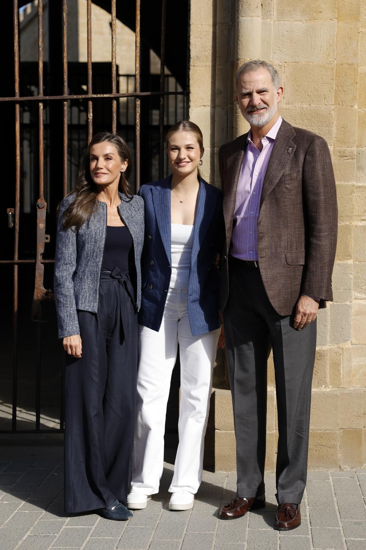 Le look de la reine Letizia, de la princesse Leonor et du roi Felipe en olite