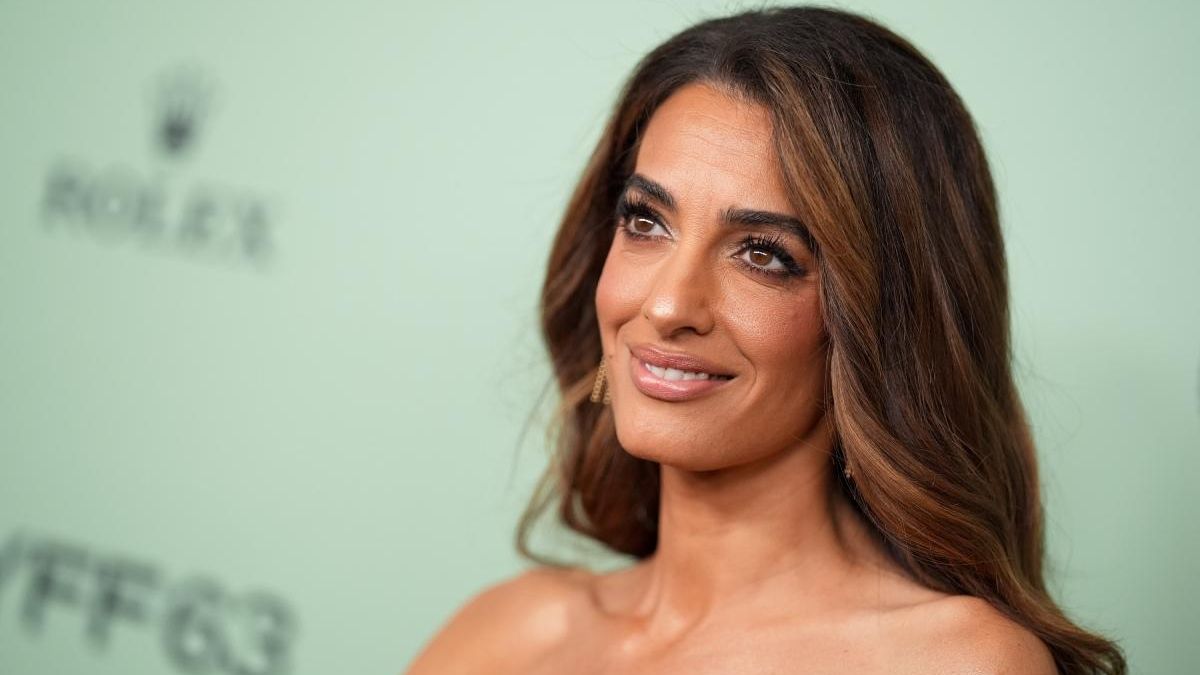 Amal Clooney y su vestido de Oscar de la Renta con el que ha impactado en Nueva York.