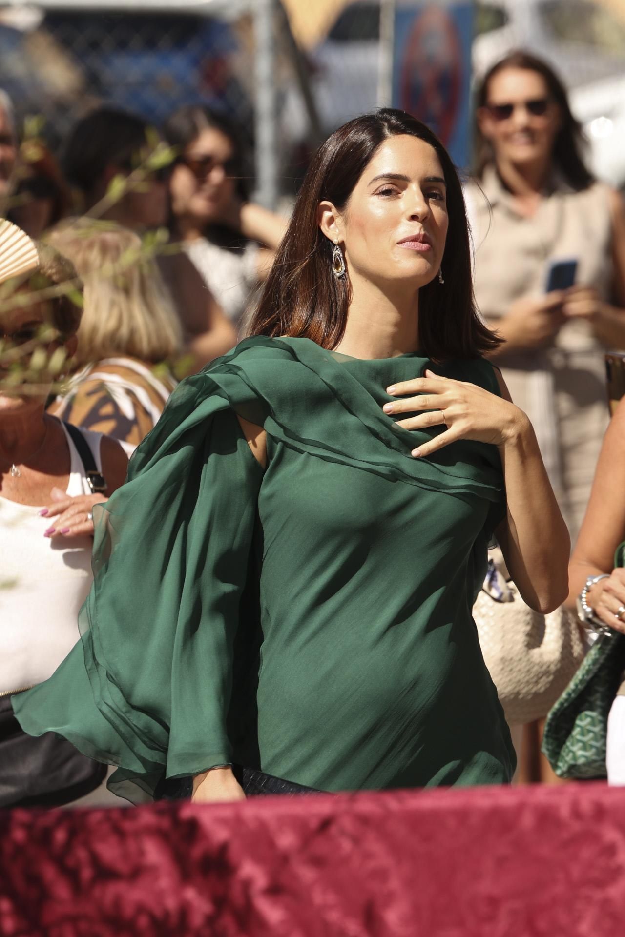 Sofía Palazuelo, vert, au mariage de Cayetano Martínez de Irujo et Bárbara Mirjan