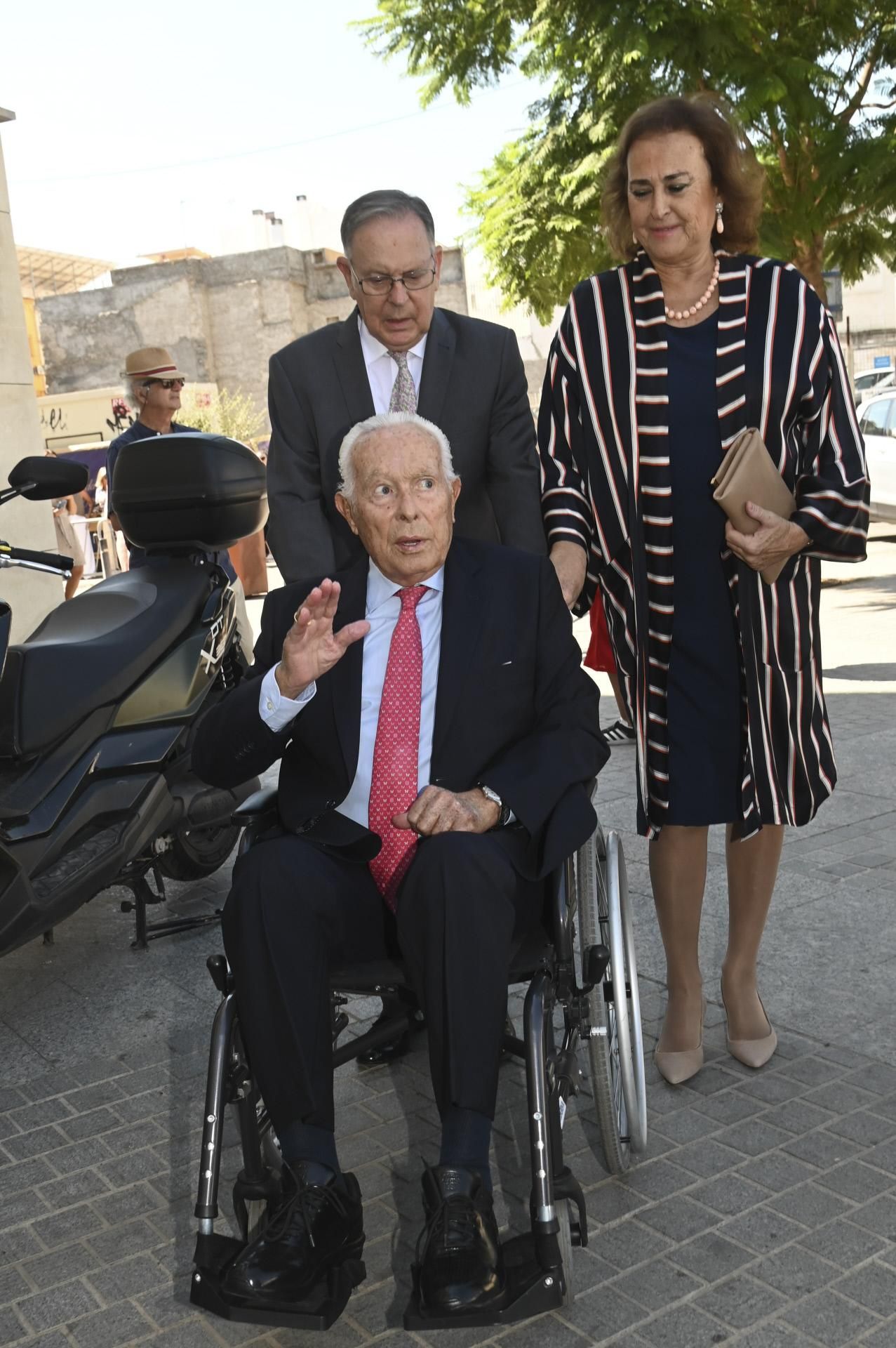 Le taureau Curro Romero et sa femme, Carmen Tellez