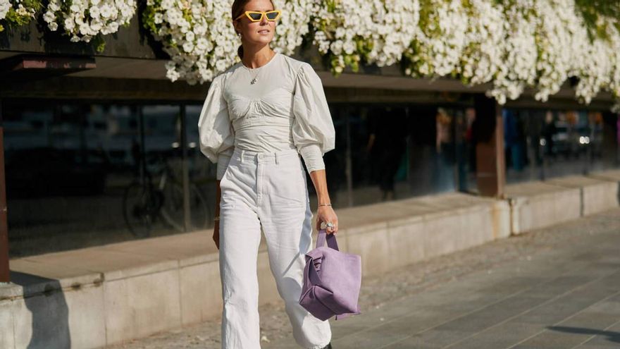 Pantalones blancos en otoño