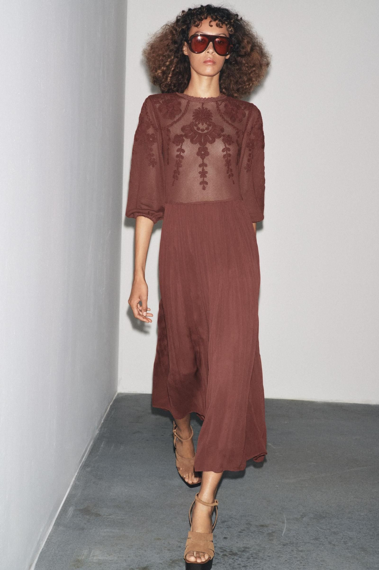 Robe combinée en dentelle