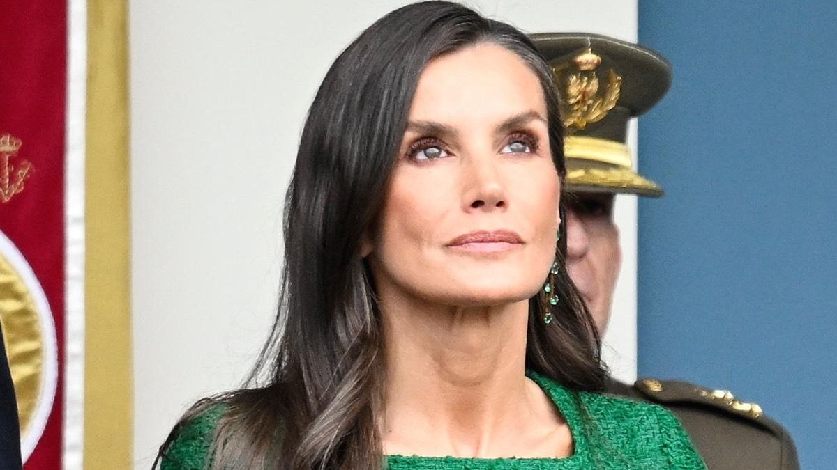 La reina Letizia luce un vestido