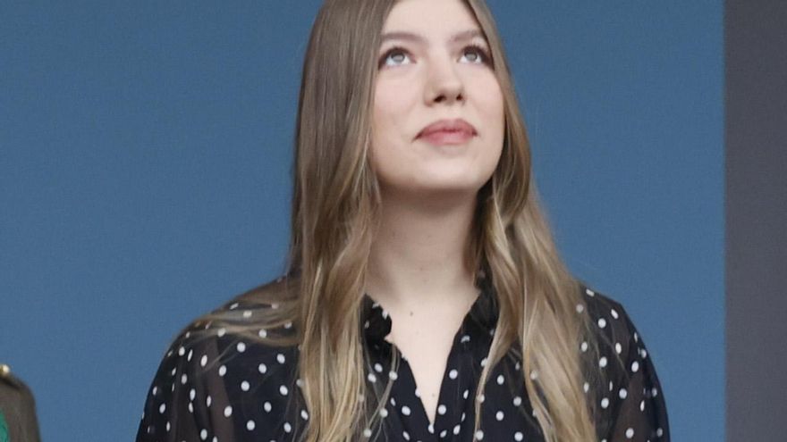 La infanta Sofía vuelve al Día de la Hispanidad con vestido de lunares