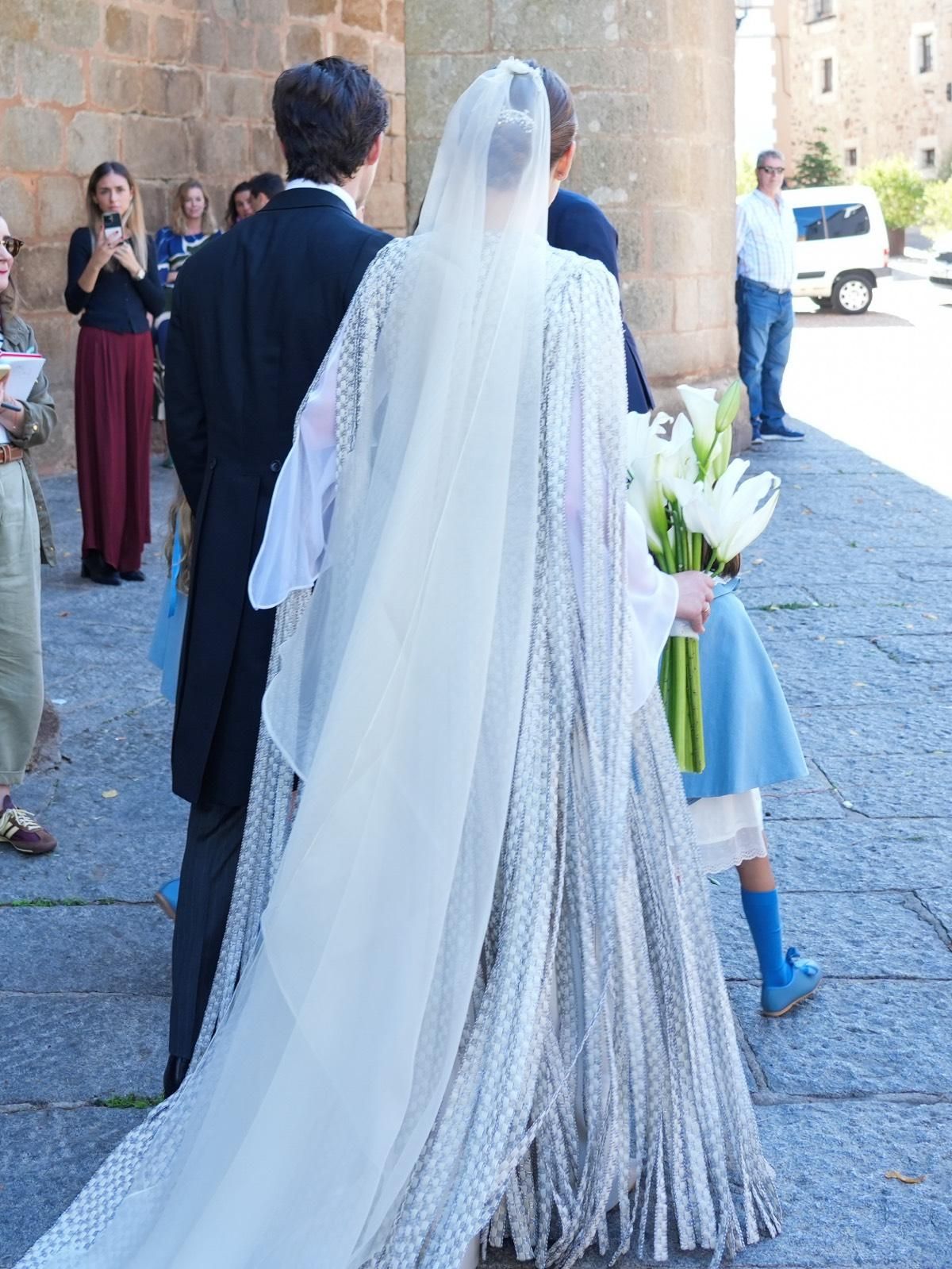 Les détails de la robe de mariée de Micaela Belmont