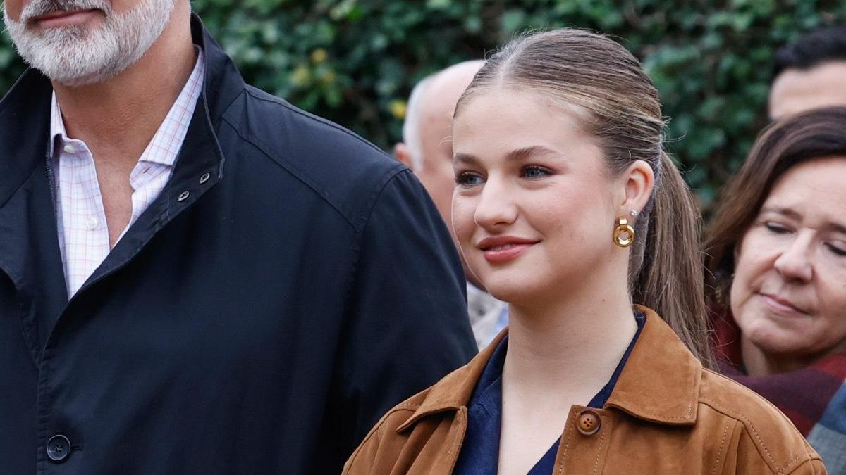 La princesa Leonor apuesta por un total look