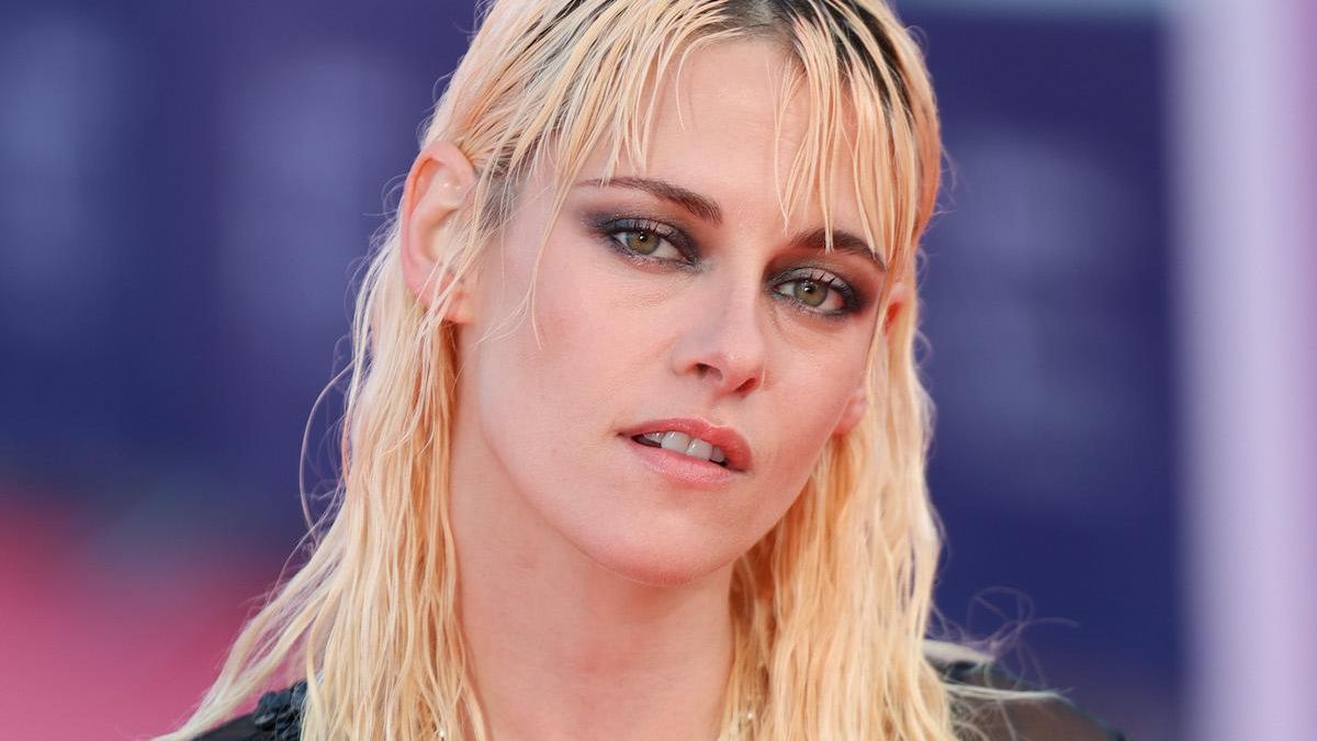 La actriz Kristen Stewart es una fan del maquillaje dark
