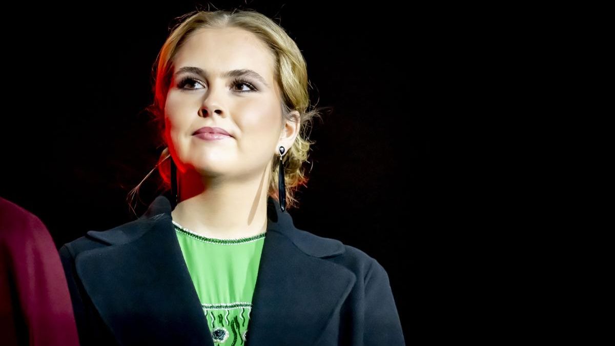 El look de Amalia de Holanda con homenaje a su abuela, la reina Beatriz.
