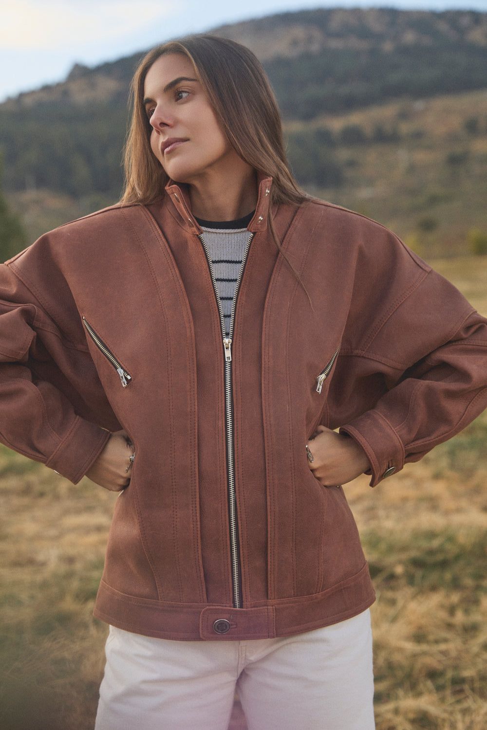 Veste en cuir marron zippée