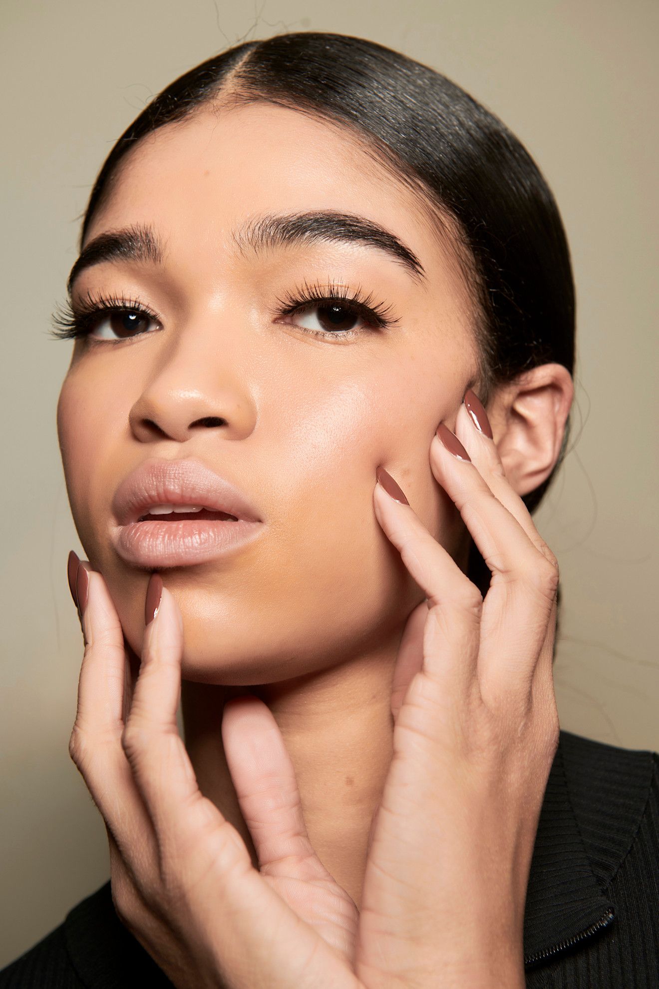 Le vernis expresso privilégie les carnations moyennes.