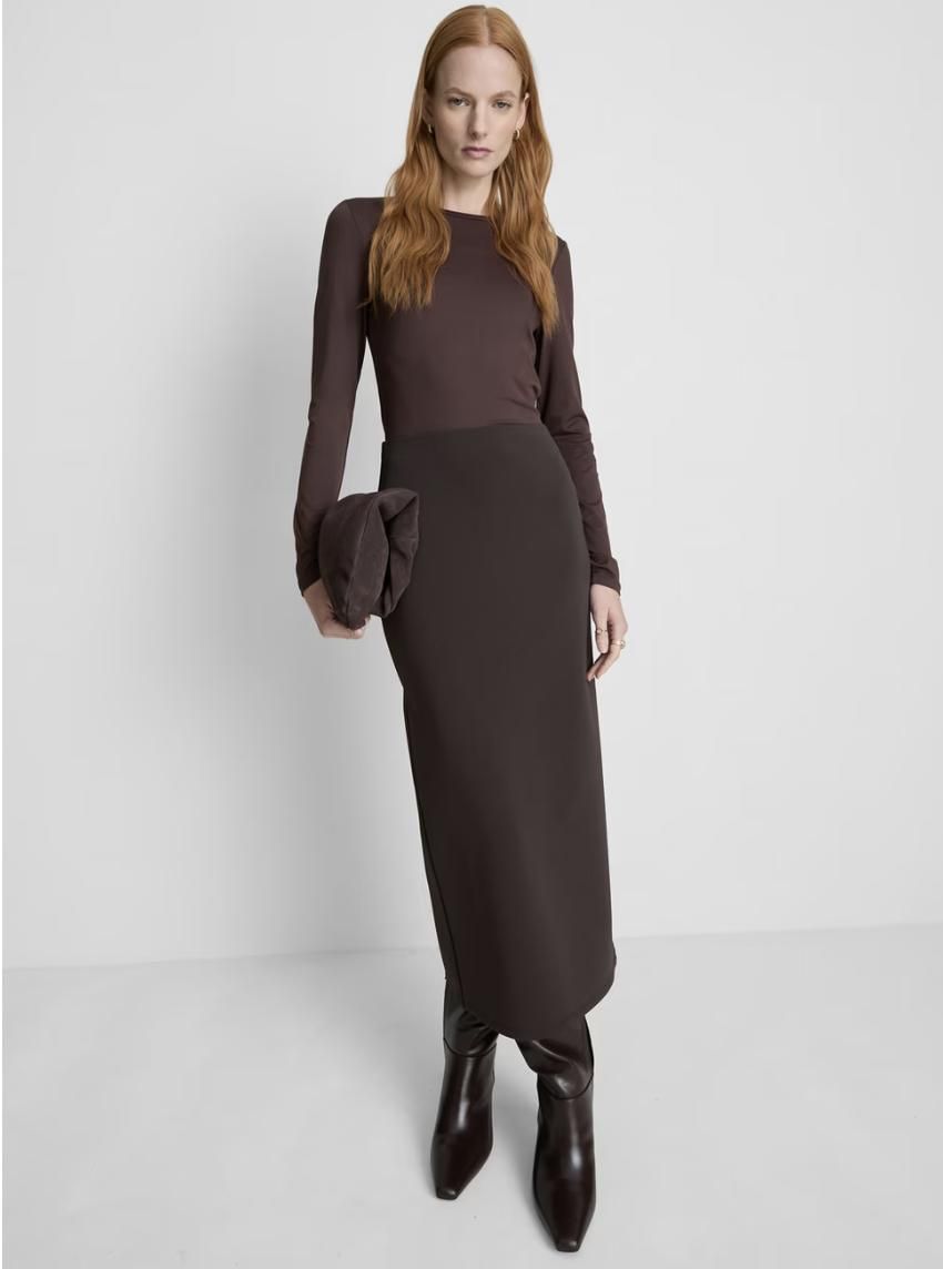 Ensemble t-shirt et jupe midi marron