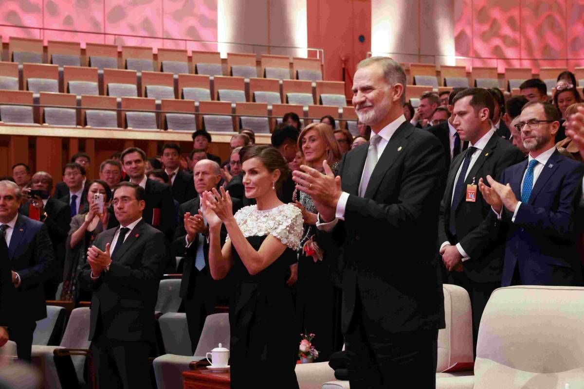 Le roi Felipe VI et la reine Letizia profitent d'un concert de l'orchestre du Teatro Real en Chine