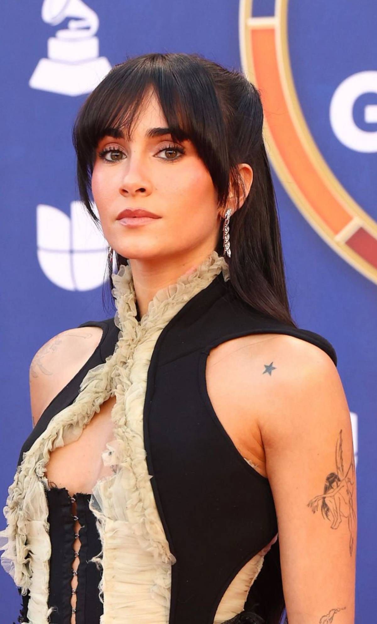 Le maquillage d'Aitana au Latin Grammy créé par Fer Martínez et YSL Beauty