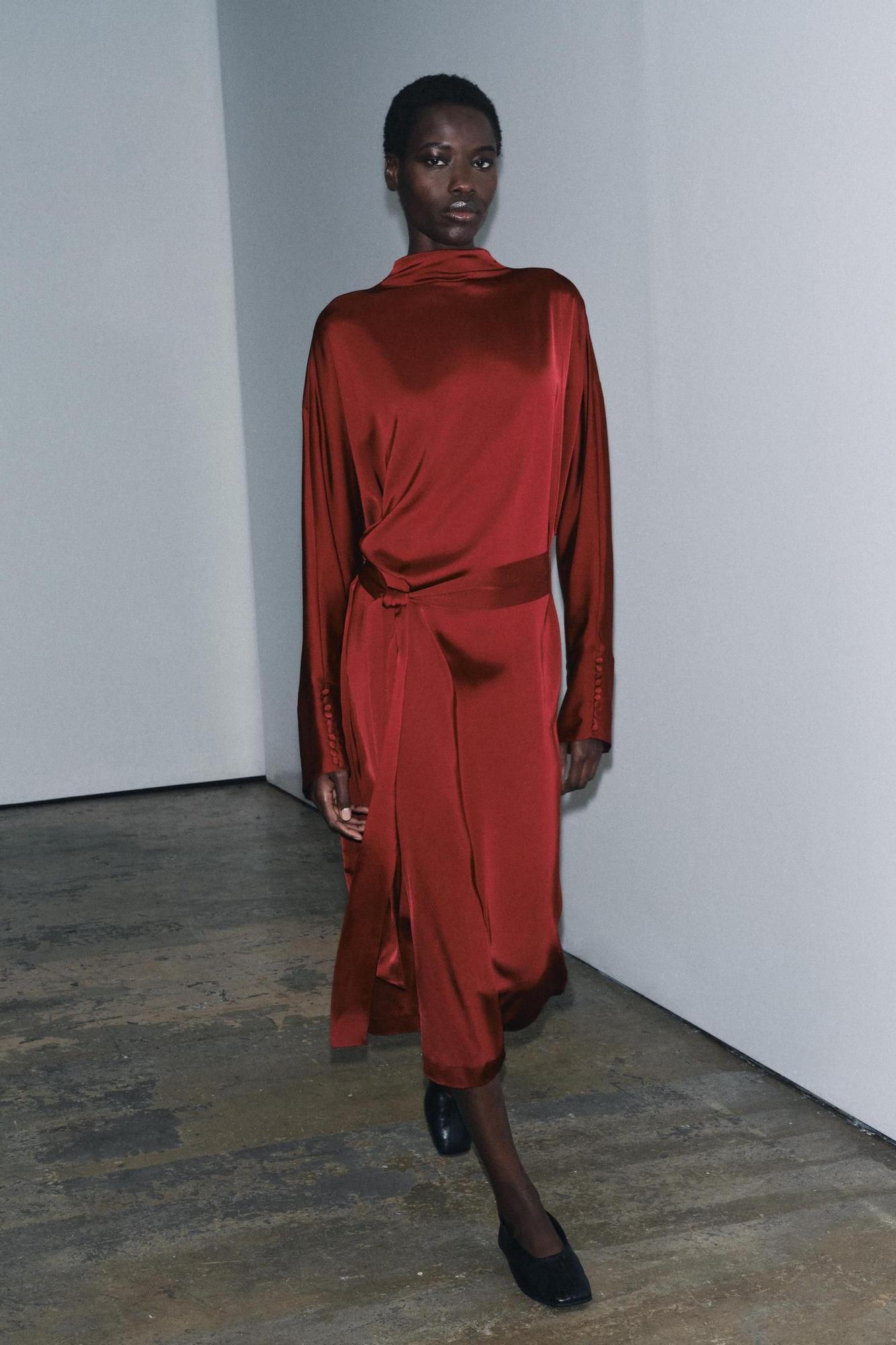 Robe nœud en satin rouge