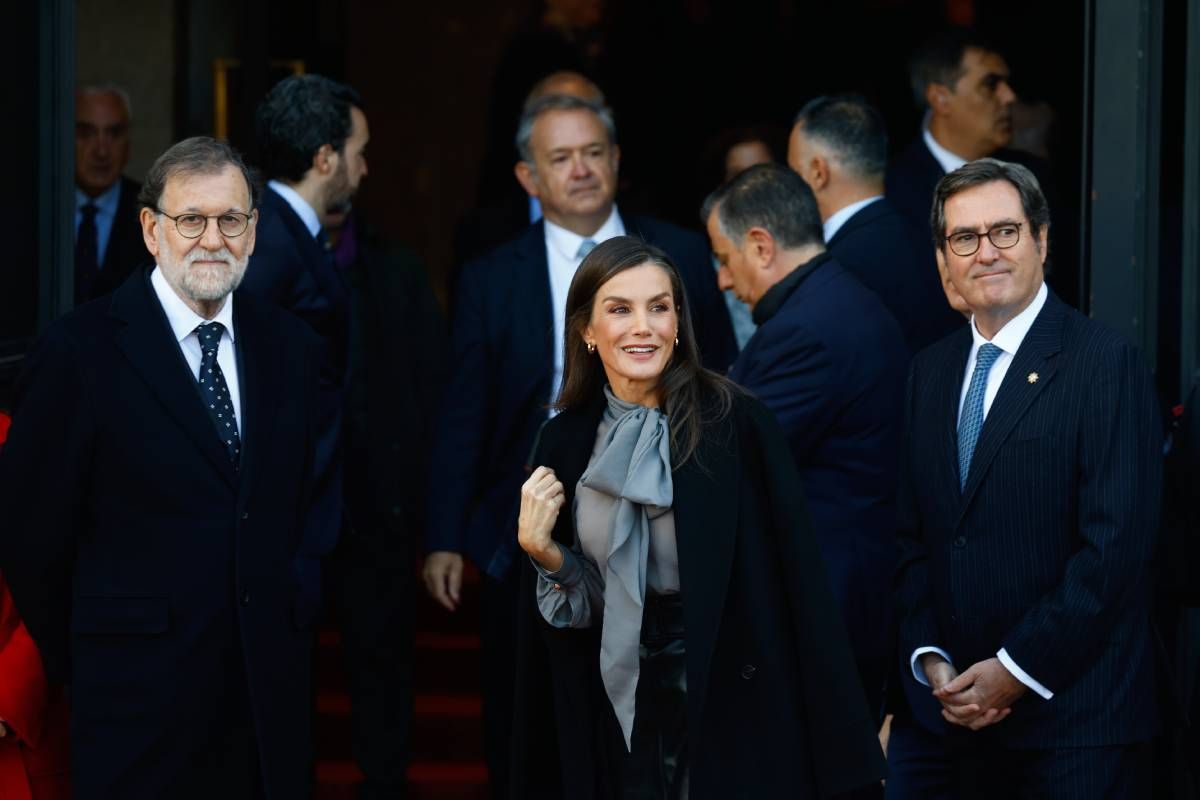 Mariano Rajoy, la reine Letizia et le président de la CEOE, Antonio Garamendi, au 40ème anniversaire de la Fondation CEOE