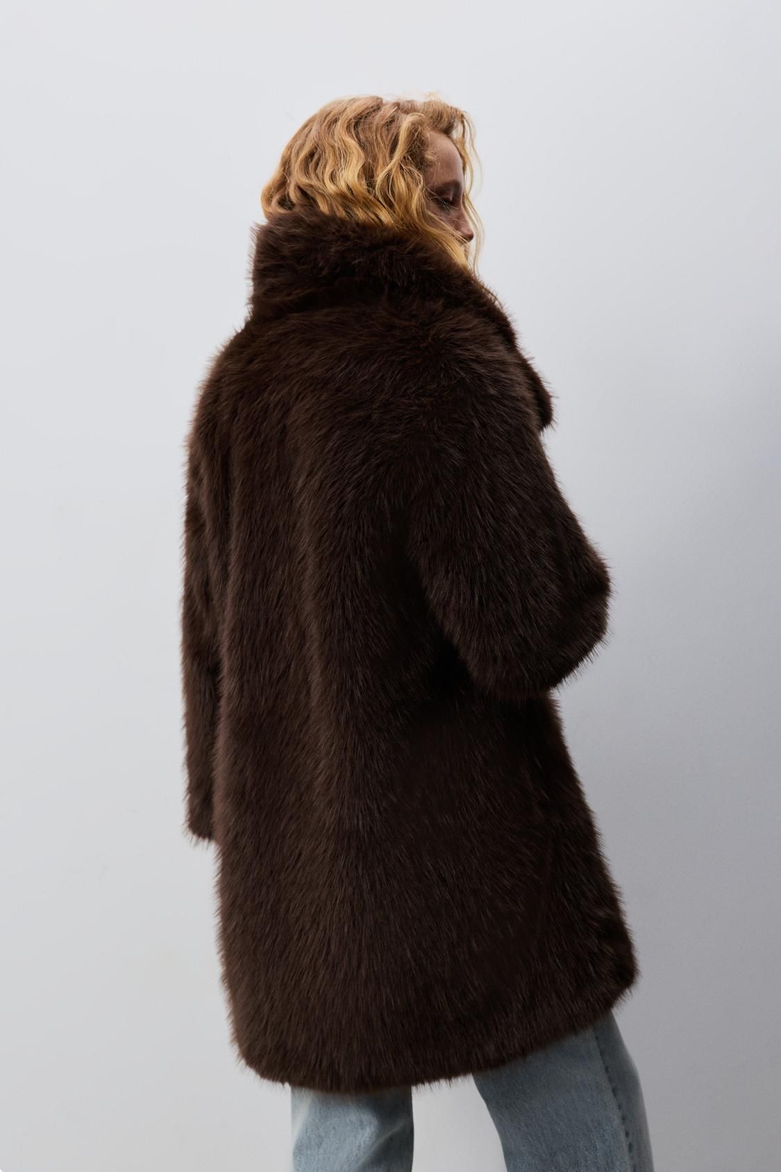 Manteau long en fourrure marron