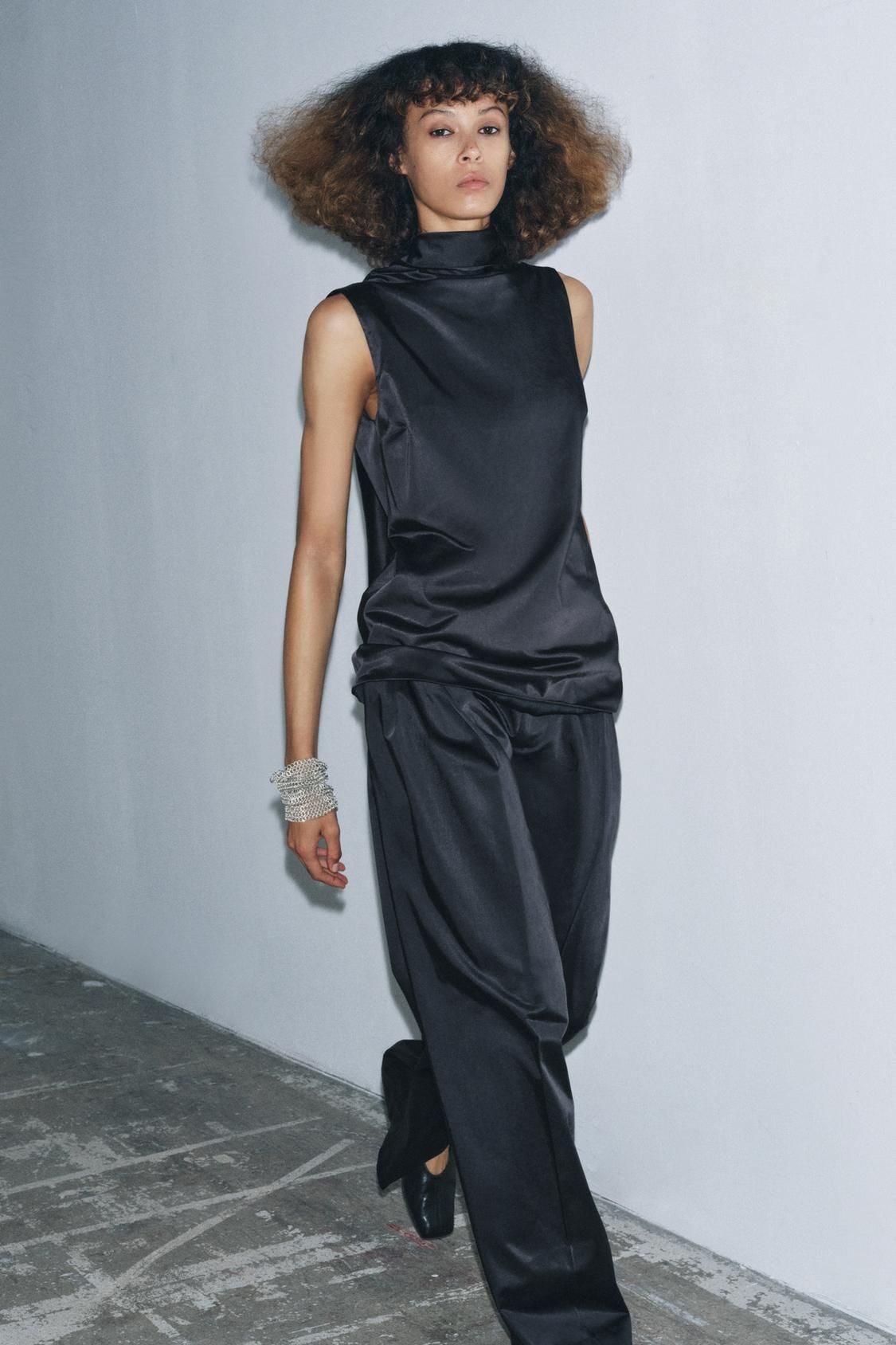 Ensemble haut et pantalon en satin