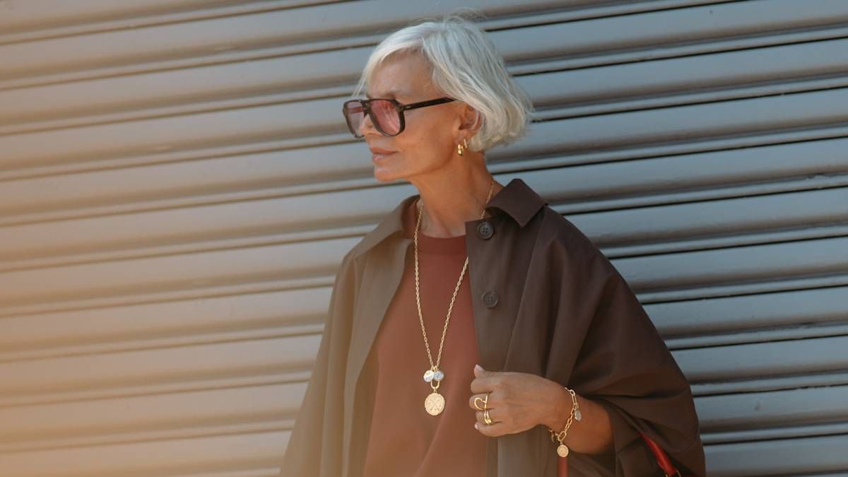 Estos son los cortes de pelo que más favorecen si tienes más de 60 y llevas gafas