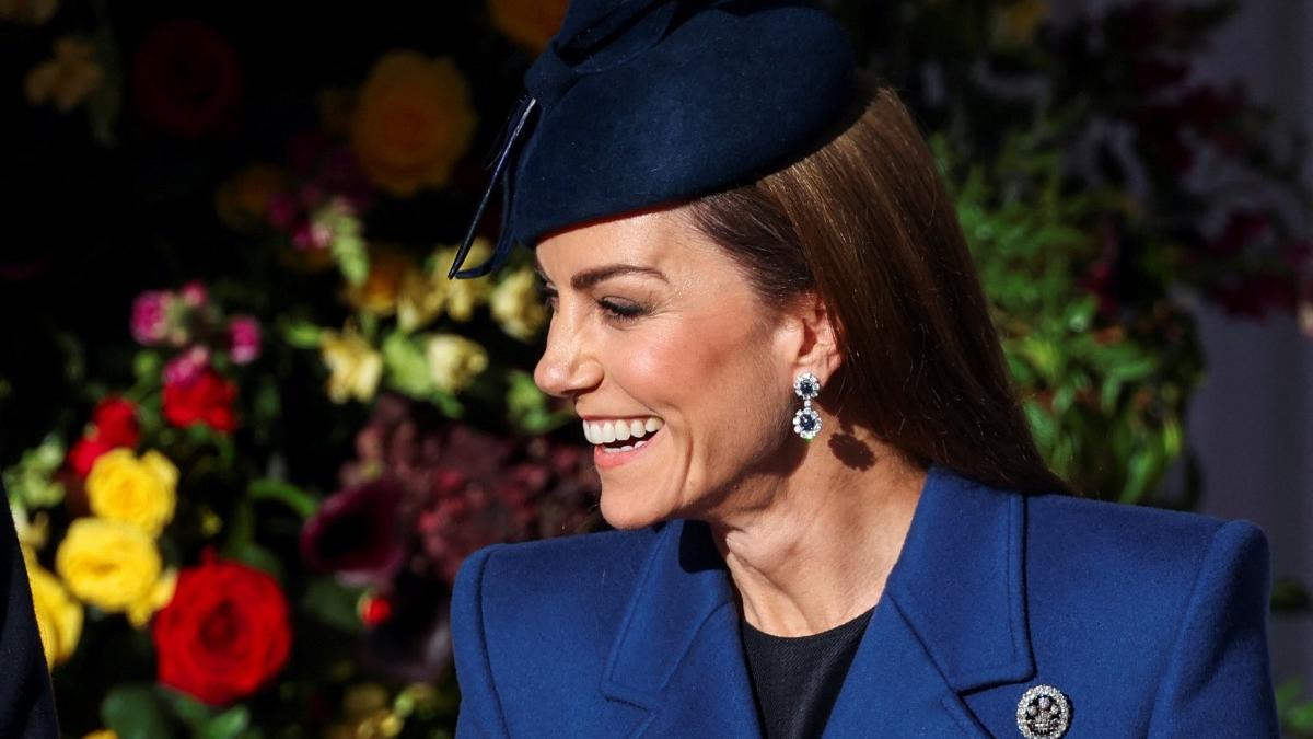 Kate Middleton venera a Lady Di una vez más con sus zafiros azules y broche histórico