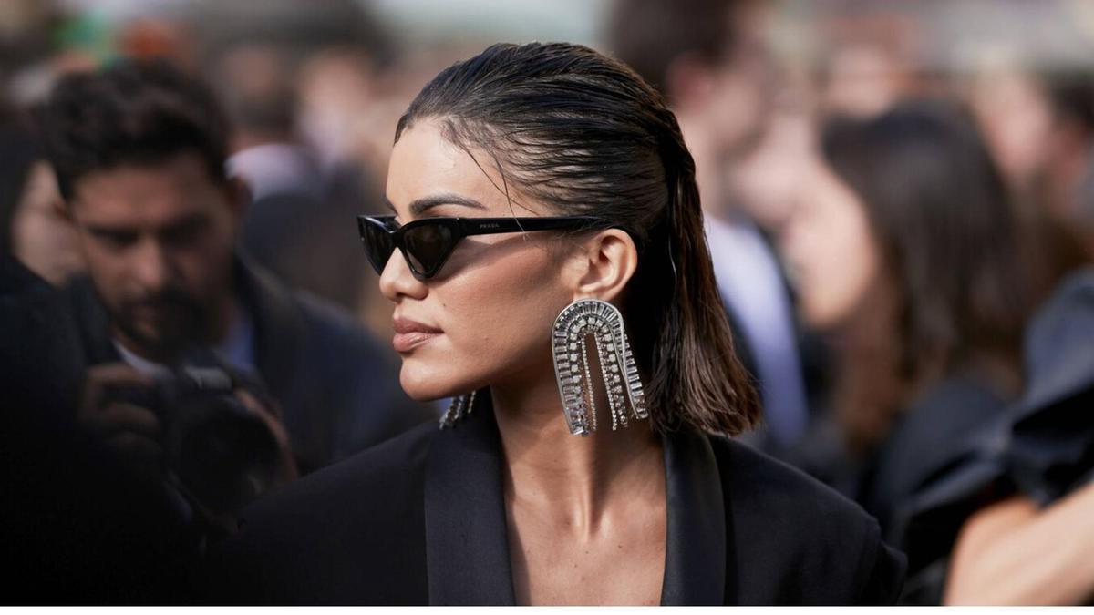 Cinco maxi pendientes para lucir en Navidad capaces de marcar la diferencia de un look de fiesta